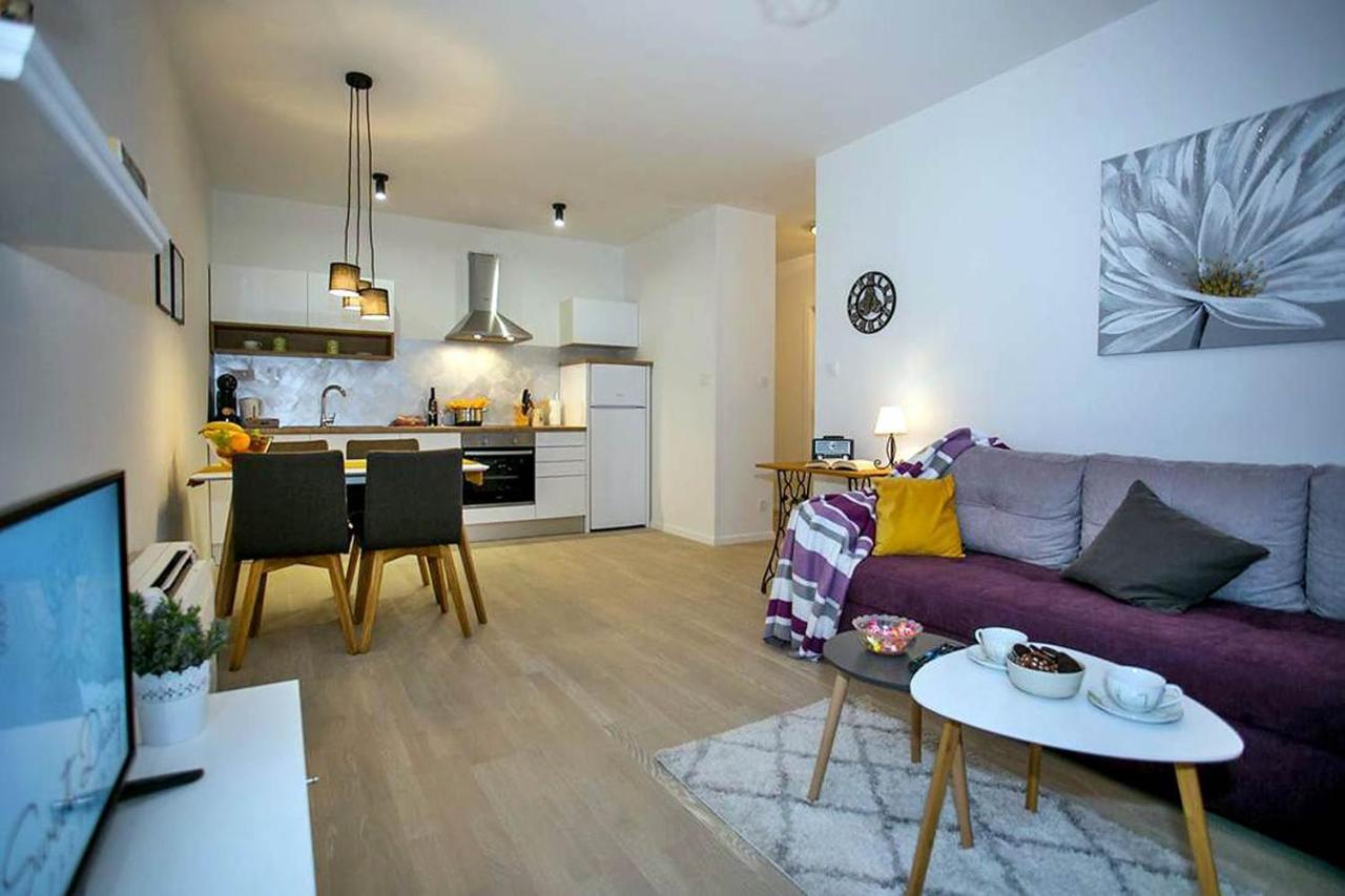 Apartment Sweet Daisy With Parking Zadar Exteriör bild