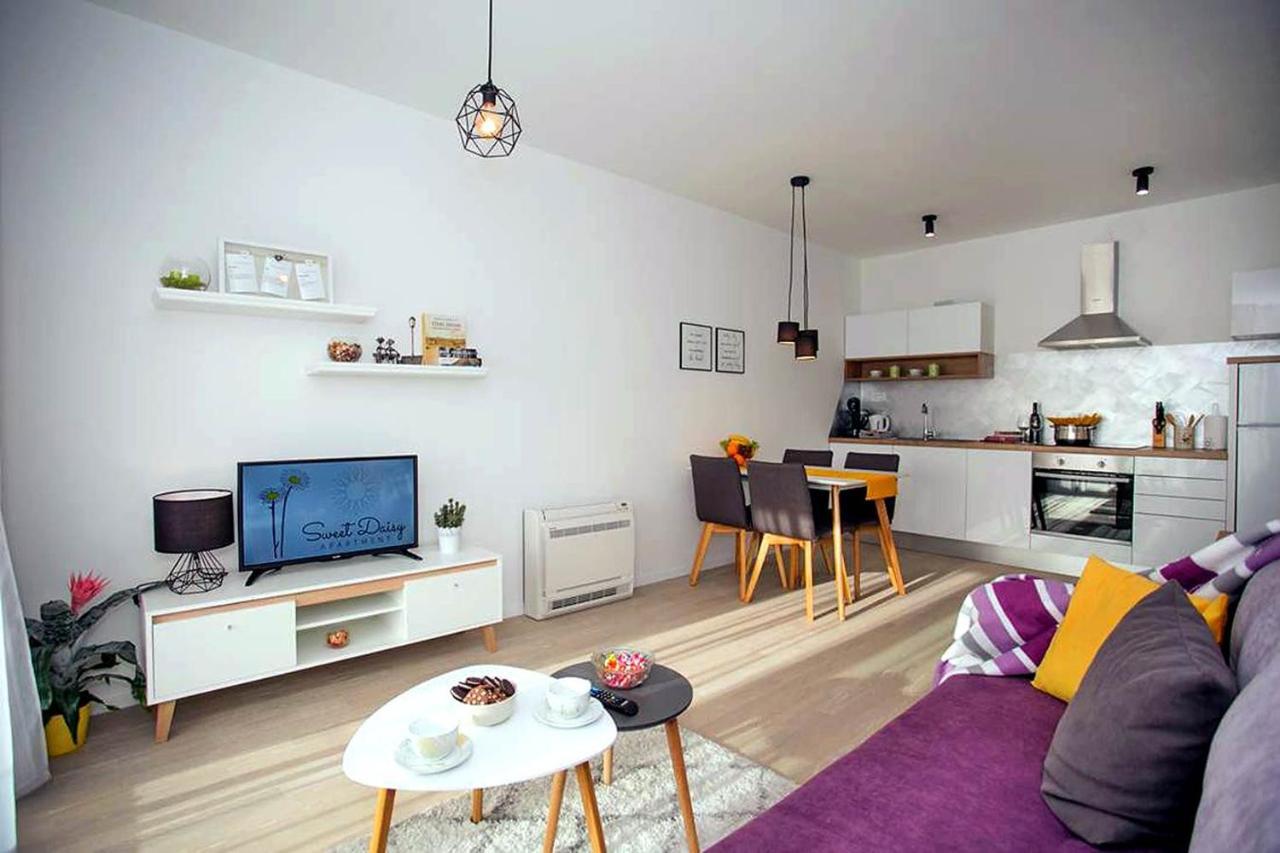 Apartment Sweet Daisy With Parking Zadar Exteriör bild
